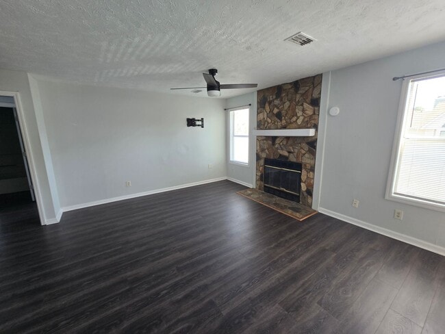 Photo - 979 Stewarts Creek Dr