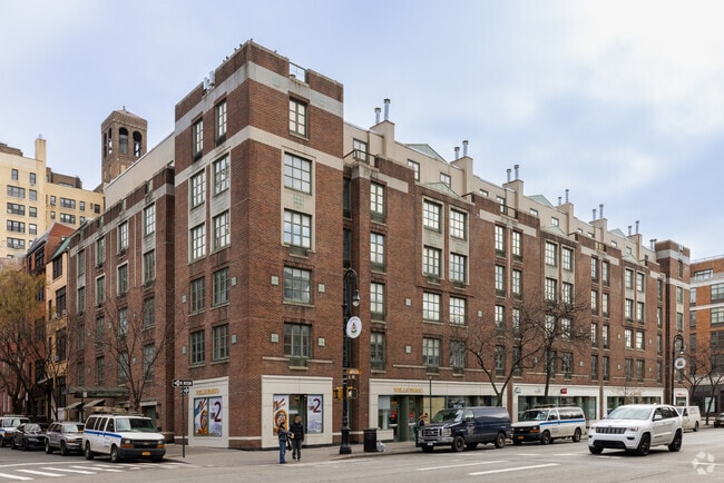 Photo - Washington Court