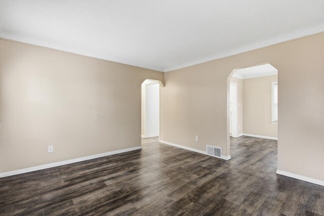 Photo - 18709 Runyon St