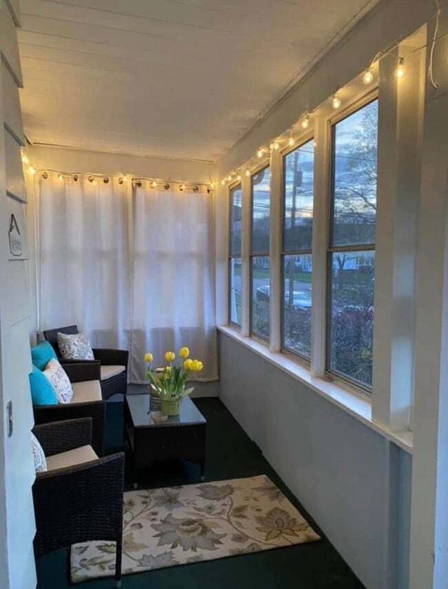 Photo - 541 Tompkins St