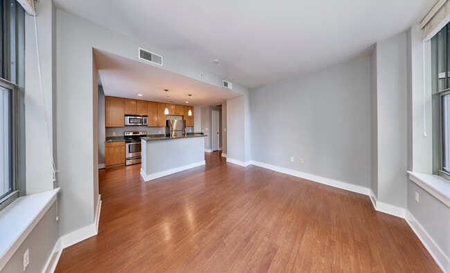 Building Photo - 314 N Broadway Unit 504