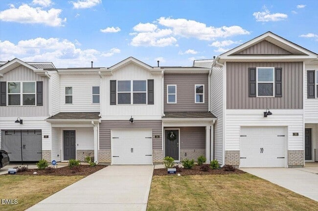Building Photo - 24 Red Clover Dr