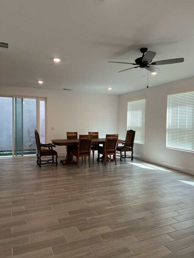 Photo - Beautiful Newer 3 Bedrooms 2.5 Baths Home with SOLAR!!!