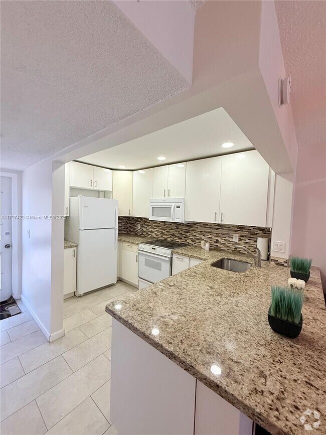 Building Photo - 2081 S Ocean Dr Unit 308 Rental