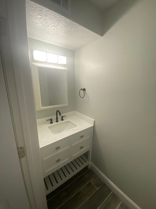 Photo - Summerhill Lane