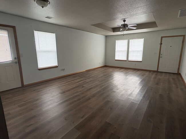 Photo - 107 SW Rock Gdn Ln