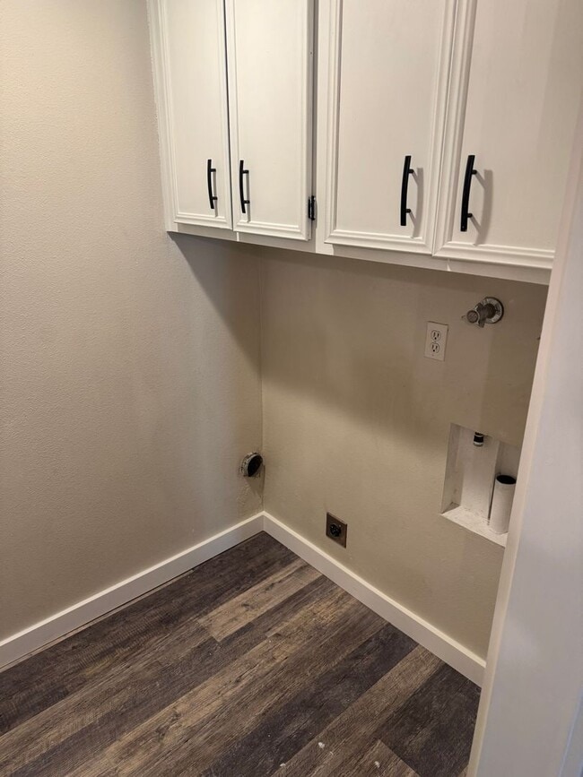 Photo - 754 Edgemont Way