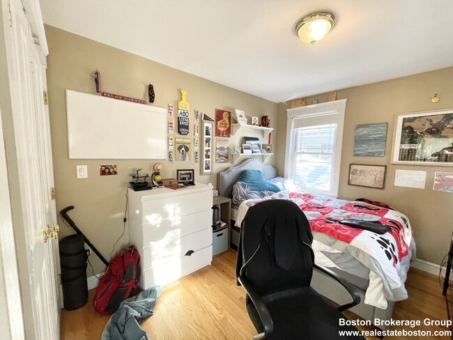 Photo - 23 Iroquois St