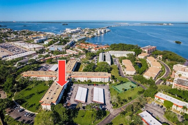 Building Photo - 2700 Bayshore Blvd Unit 3208