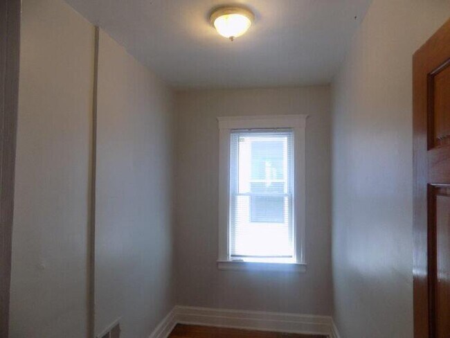 Photo - 2331 Caniff St