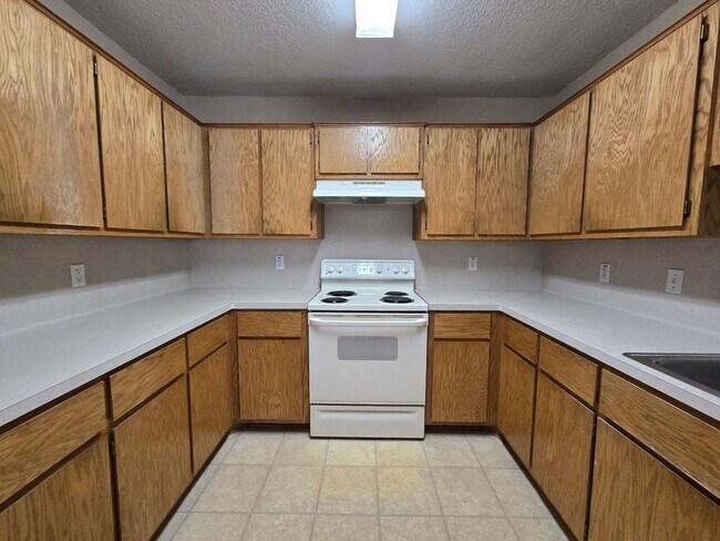 Photo - COMING SOON! Unidad 2710 Alma Drive - B