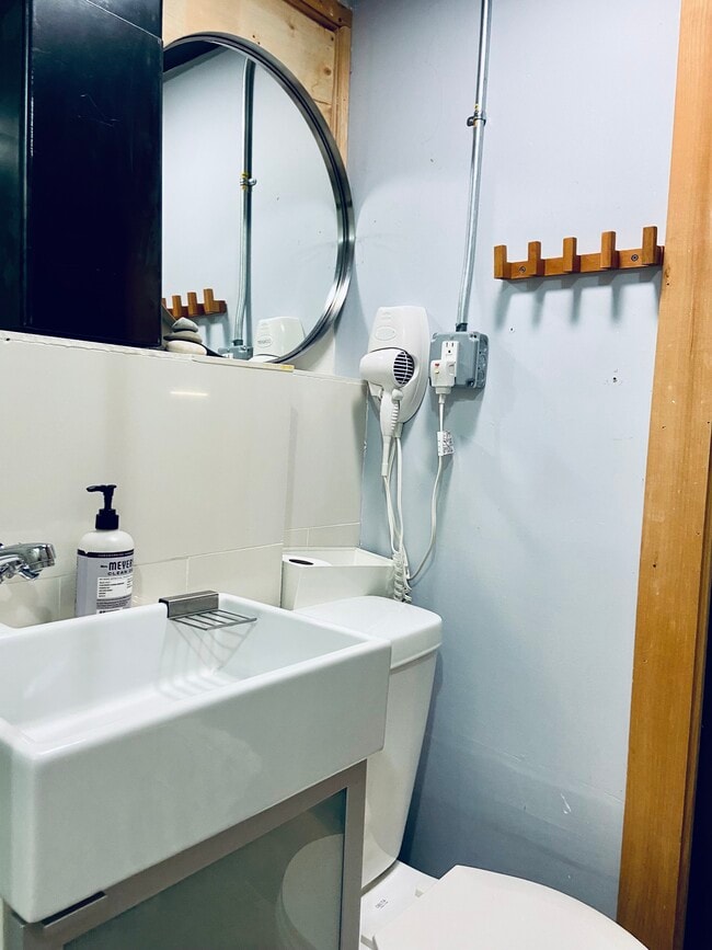 Photo - 17 Oxford St