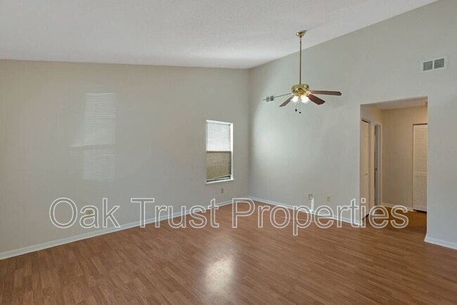 Photo - 155 Manchester Rd