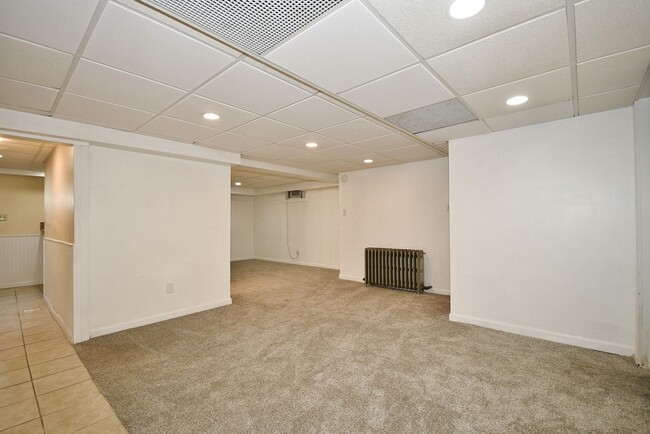 Photo - 2106 West St Unit Lower Level