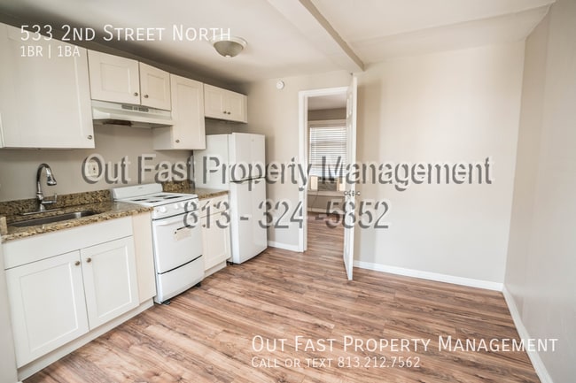 Photo - 533 2nd St N
