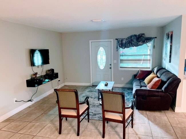 Photo - 110 N 40th St