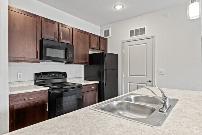 1BR, 1BA - 720SF - Kitchen - Alsbury Farms