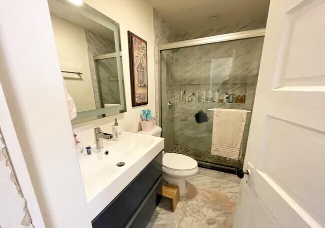 Photo - 19 Eastman St Unit 1