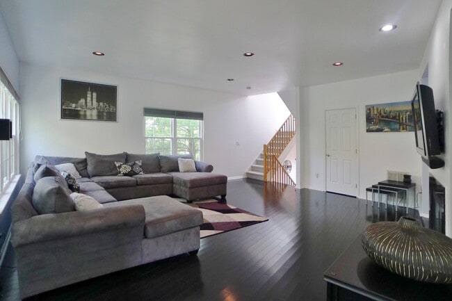 Photo - 808 Dellwood Ln