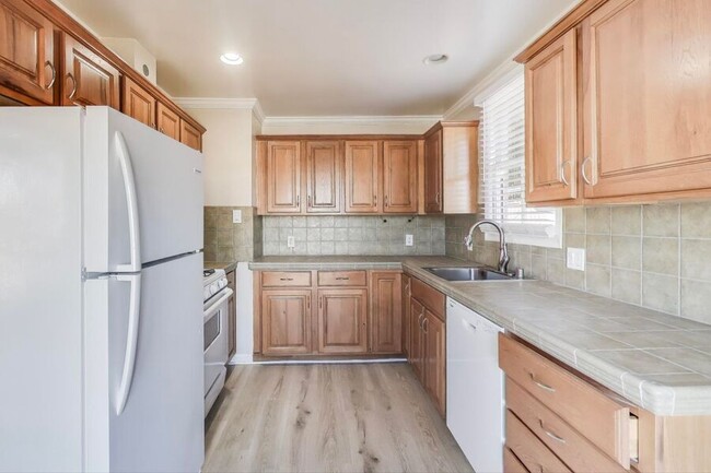 2 Bed 1 Bath in San Carlos! - 2 Bed 1 Bath in San Carlos! Apartment