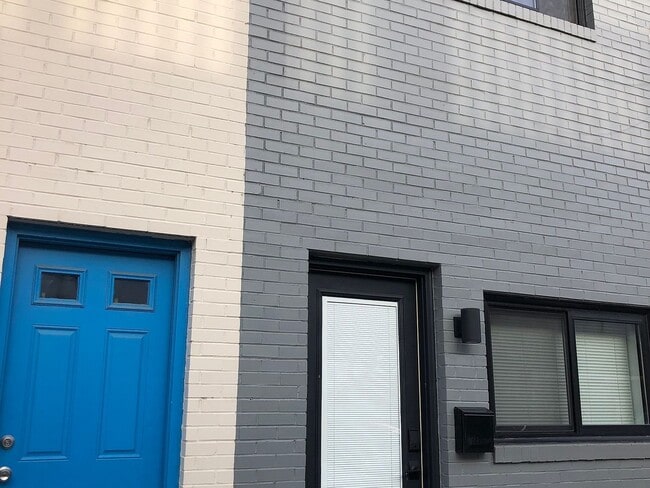 Building Photo - 123 40th St