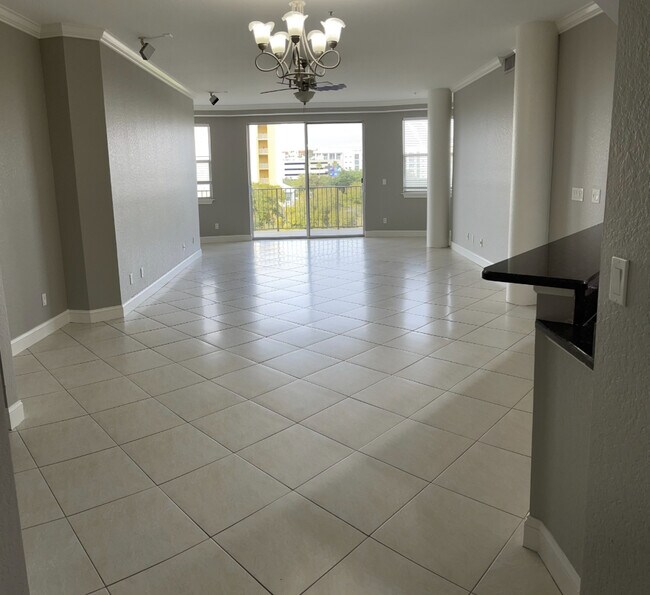 Photo - 750 4th Ave S Unidad Orion #604 Rental