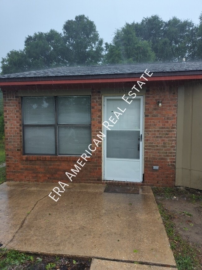 Building Photo - 158 Lake St Rental