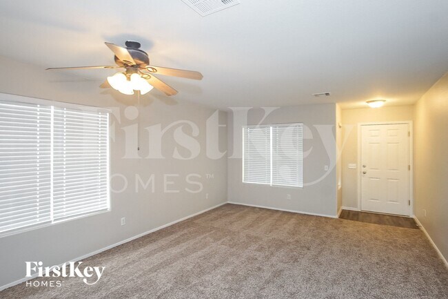 Photo - 985 Blue Lantern Dr