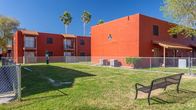 Pet Park - Windrush Apartments