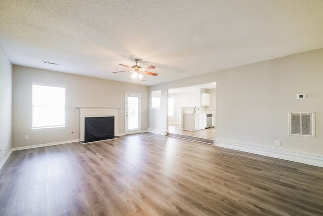 6938 Foxmoor Way