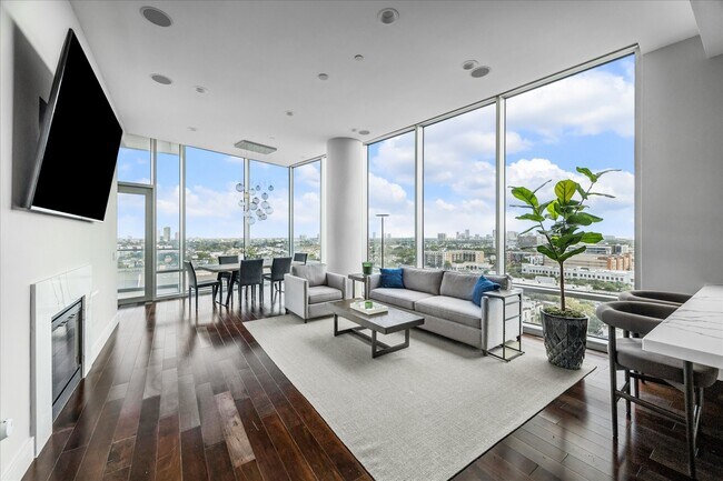 Photo - 2727 Kirby Dr Unit 12C