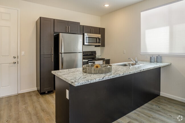 1BR, 1BA - 548SF