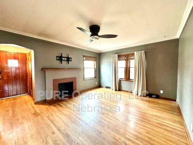 Photo - 5120 Franklin St