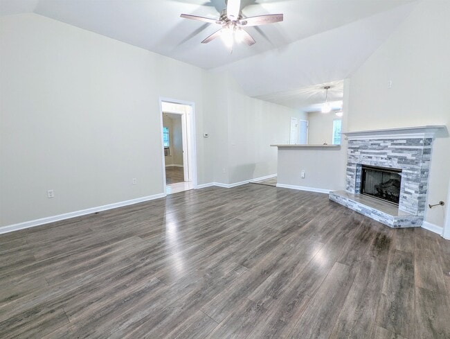 Photo - 6498 Glastonburg Ln