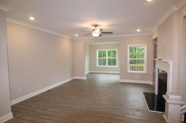 132 Boxcar Wy SE