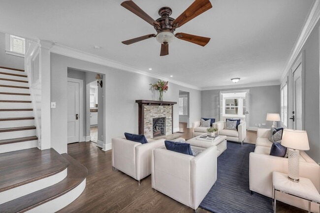 Photo - Gorgeous East Crestwood Home