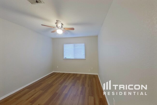 Photo - 3018 High Gate Dr