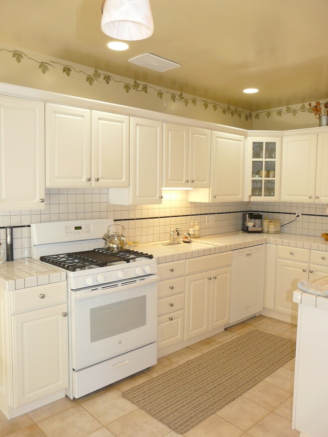 Photo - 2 Bedrooms, 1 Bathroom Popular Alta Height...
