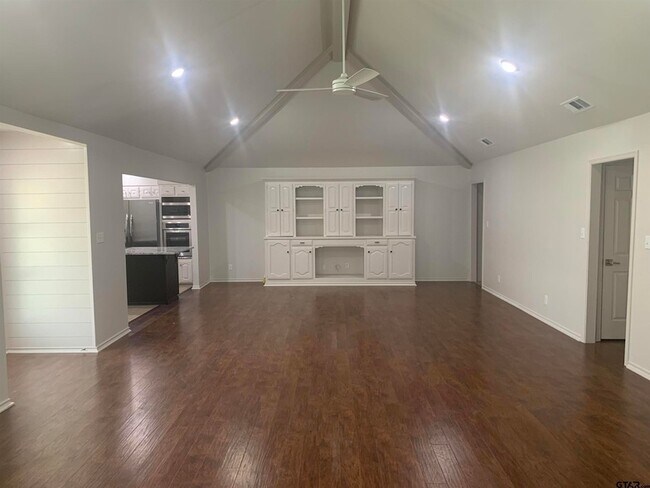 Photo - 614 Woodland Hills Dr