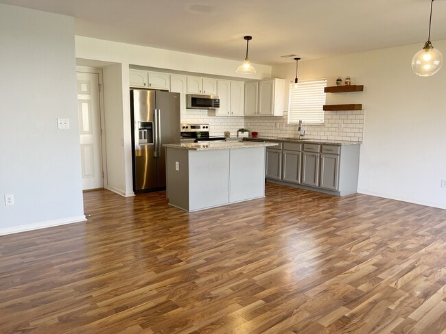 Photo - 2282 Middle View Dr