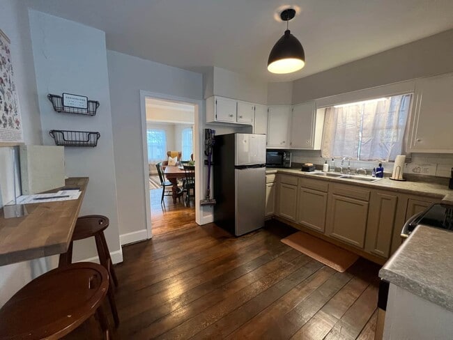 Kitchen - 9 N 6th St