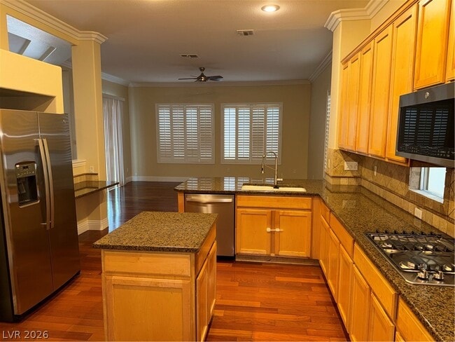 Photo - 572 Fox Links St