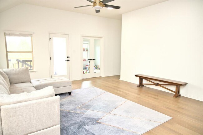 Photo - 1209 Cole Ests Dr