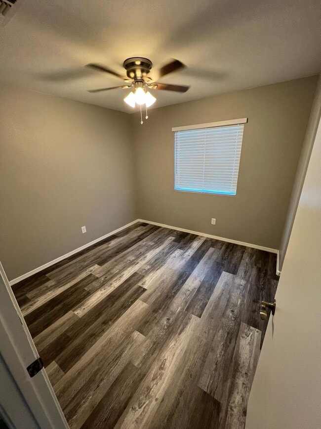 Photo - 10617 W Poinsettia Dr