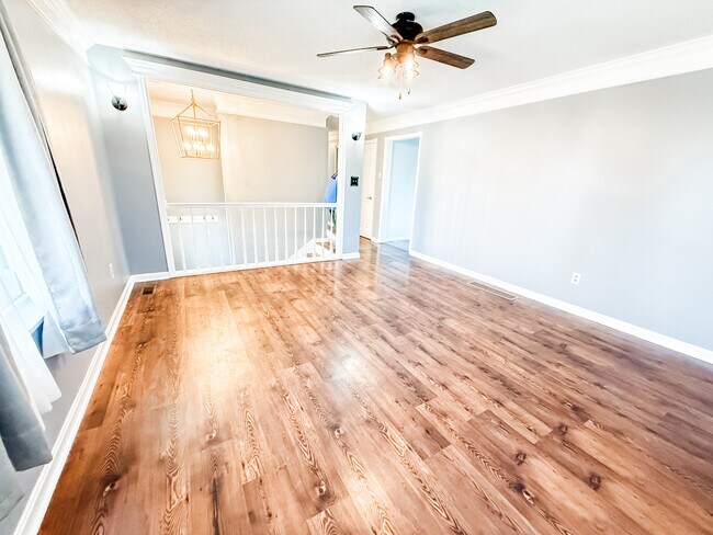 Photo - 208 Green Acres Dr