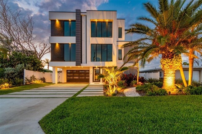 Building Photo - 318 La Hacienda Dr