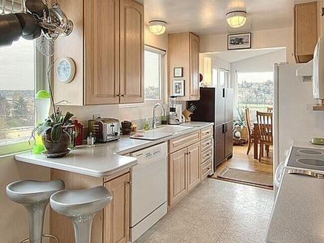 Photo - Luo Zhong Triplex Unit 2652