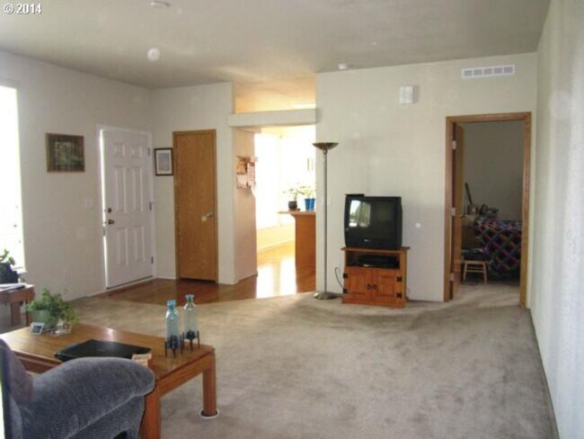 Photo - Country Living in Monroe Oregon! 3 Bedroom on Acres