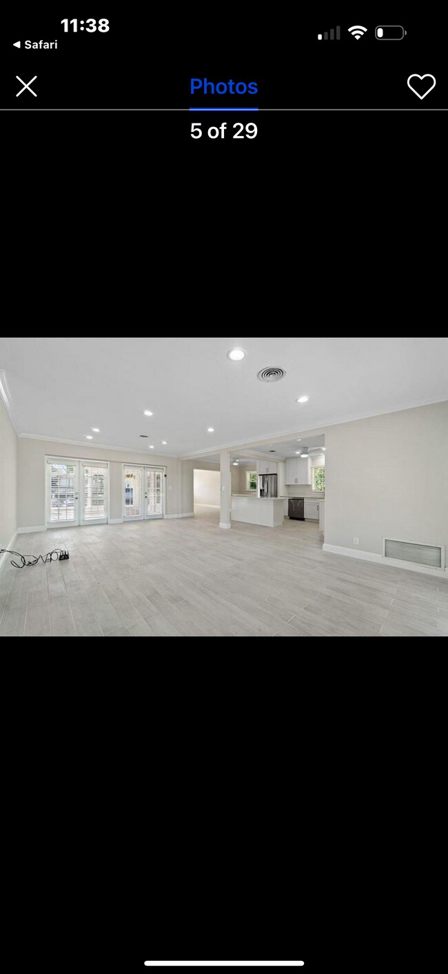 Photo - 740 NE 69th St