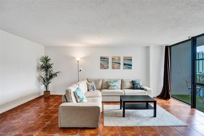 Photo - 1000 Parkview Dr Unidad 412